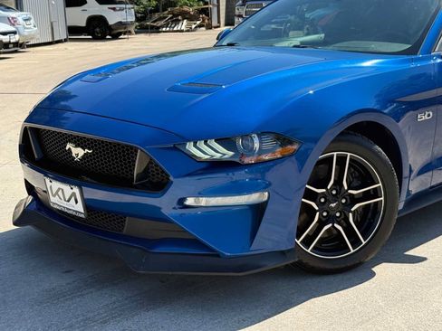 Used 2018 Ford Mustang GT RWD image 2