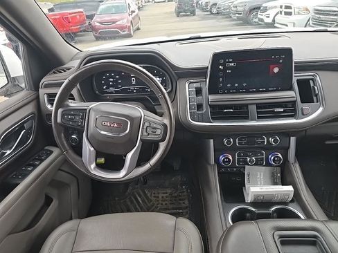 Used 2022 GMC Yukon SLT w/ SLT Premium Package AWD/4WD image 8