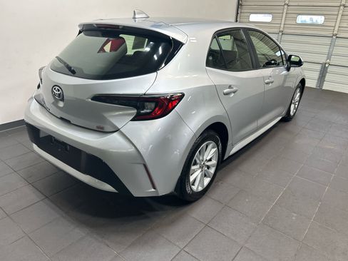 Used 2024 Toyota Corolla SE FWD image 3