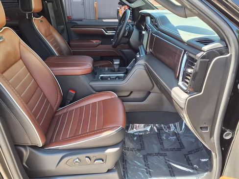 Used 2025 GMC Sierra 1500 Denali Ultimate AWD/4WD image 10