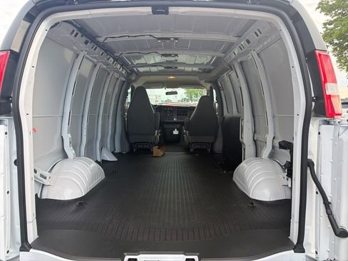 New 2026 Chevrolet Express 2500 RWD image 10