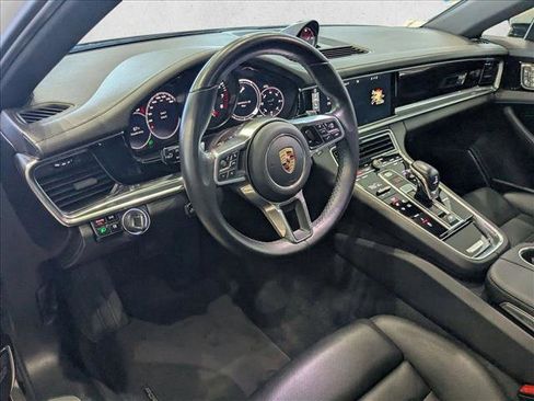 Used 2017 Porsche Panamera image 10