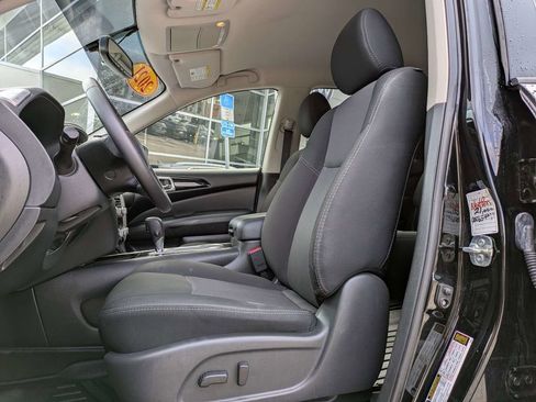 Used 2020 Nissan Pathfinder SV FWD image 2