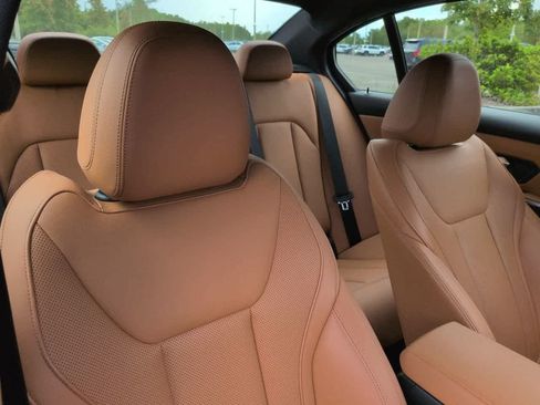 Used 2022 BMW 330e w/ M Sport Package RWD image 7