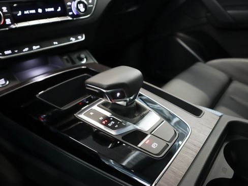 Used 2024 Audi Q5 e Premium w/ Convenience Package AWD/4WD image 22