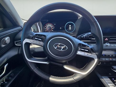 Used 2021 Hyundai Elantra Limited image 25