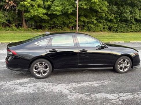 Used 2024 Honda Accord EX image 8