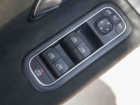 Used 2023 Mercedes-Benz CLA 250 image 23