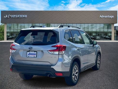 Used 2022 Subaru Forester Premium AWD/4WD image 7