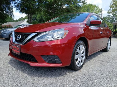 Used 2017 Nissan Sentra SV FWD image 2