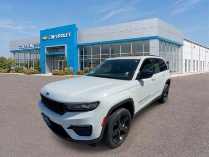 Used 2023 Jeep Grand Cherokee Limited w/ Black Appearance Package