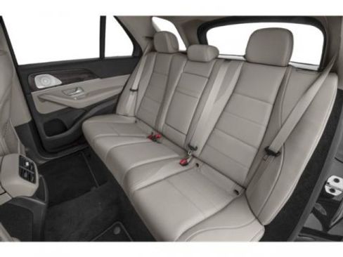 Used 2025 Mercedes-Benz GLE 450e 4MATIC image 13