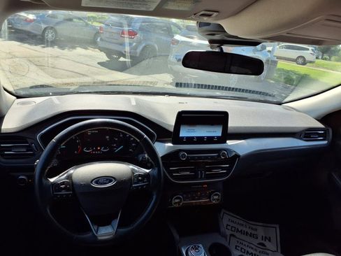 Used 2021 Ford Escape SEL image 9