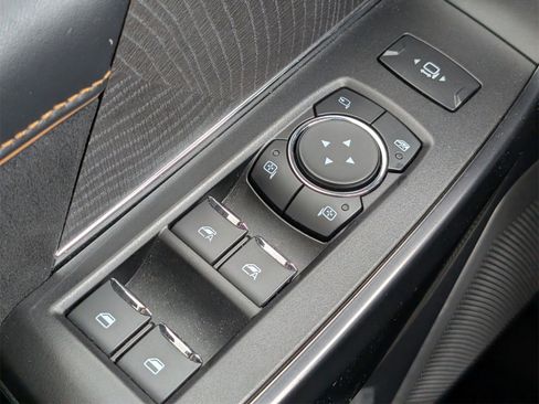 Used 2024 Ford F350 Platinum w/ FX4 Off-Road Package image 22