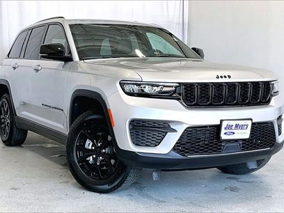 Used 2025 Jeep Grand Cherokee Altitude