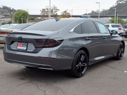 Used 2021 Honda Accord LX image 4
