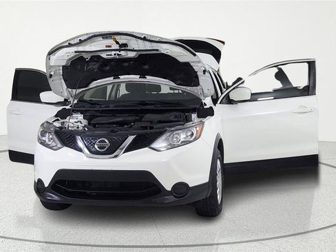 Used 2018 Nissan Rogue Sport S image 8