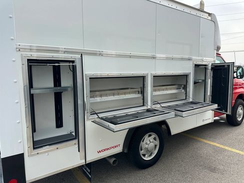 Used 2026 Ford E-350 and Econoline 350 Super Duty w/ Interior Upgrade Package image 14