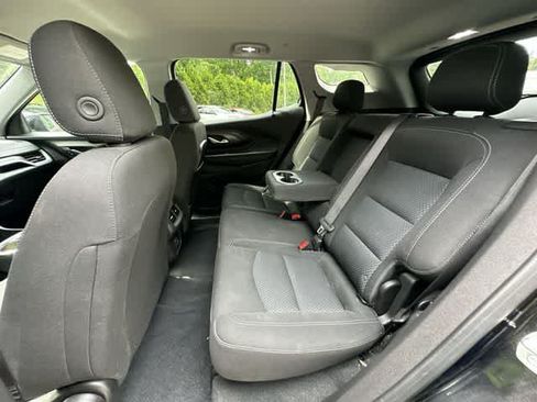 Used 2024 GMC Terrain SLE AWD/4WD image 18