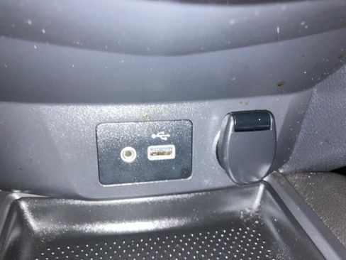 Used 2018 Nissan Rogue S image 22