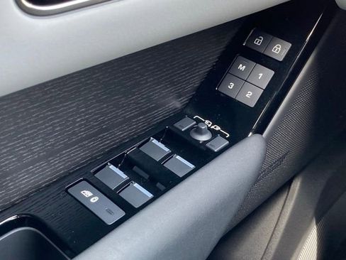 New 2026 Land Rover Range Rover Velar S image 26