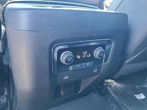 Used 2024 Chevrolet Suburban LT AWD/4WD image 11