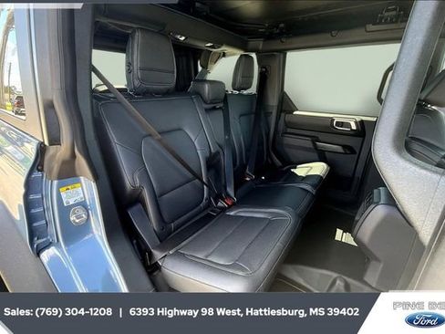 New 2025 Ford Bronco Badlands image 10
