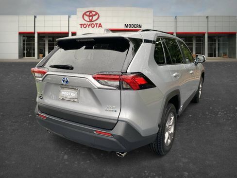 Certified 2022 Toyota RAV4 XLE w/ Convenience Package AWD/4WD image 5