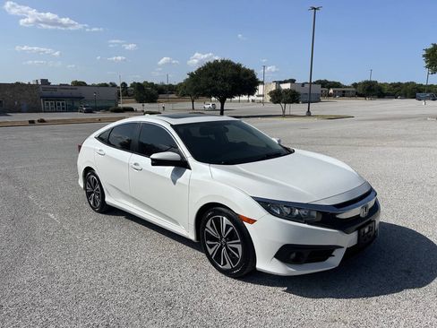 Used 2018 Honda Civic EX-T image 4