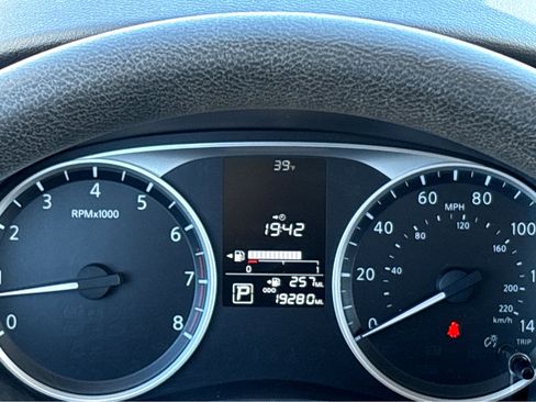 Used 2023 Nissan Kicks S image 4