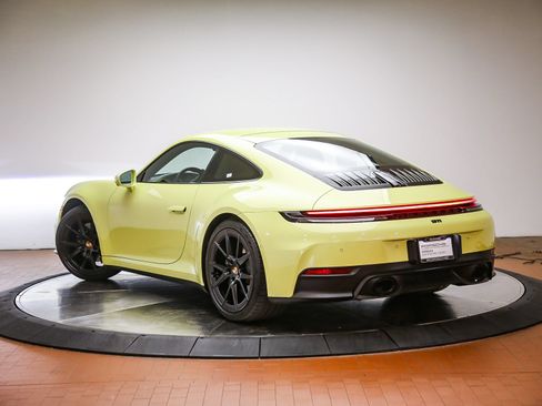 Certified 2025 Porsche 911 Carrera w/ Premium Package RWD image 3