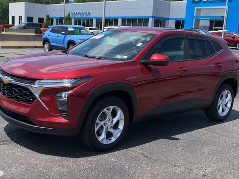 Certified 2024 Chevrolet Trax LS w/ LS Convenience Package FWD image 4