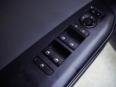 Used 2025 Kia K4 LX image 31