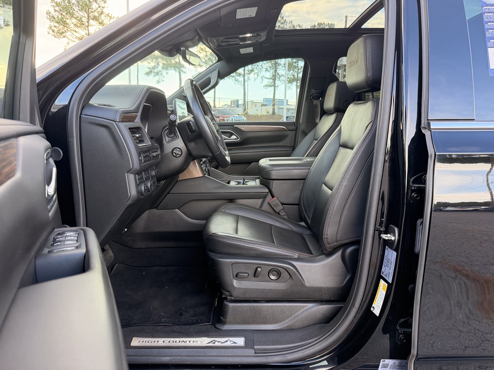 Used 2024 Chevrolet Tahoe High Country w/ Advanced Technology Package AWD/4WD image 14