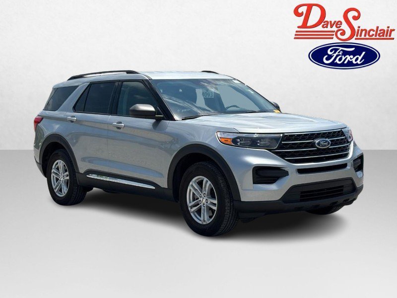 Used 2023 Ford Explorer XLT AWD/4WD image 4