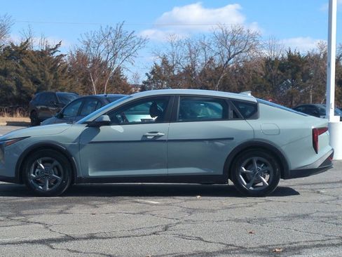 Used 2025 Kia K4 LXS image 9