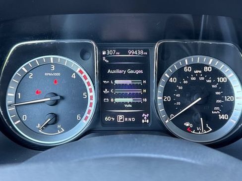 Used 2018 Nissan Titan SL w/ Chrome Package AWD/4WD image 41