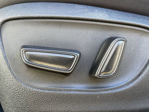 Used 2024 Toyota Highlander LE image 23