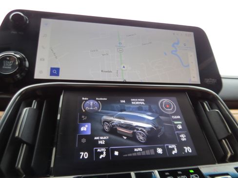 Used 2024 Lexus LX 600 4WD w/ Luxury Package image 21