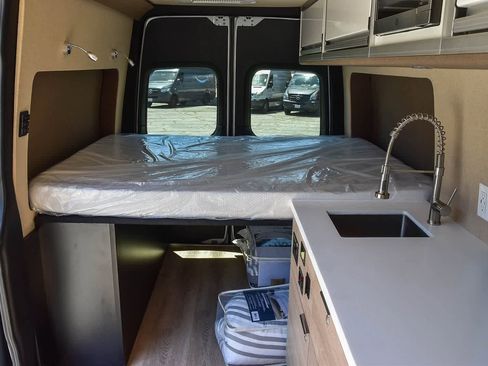 Used 2021 Mercedes-Benz Sprinter 2500 image 13