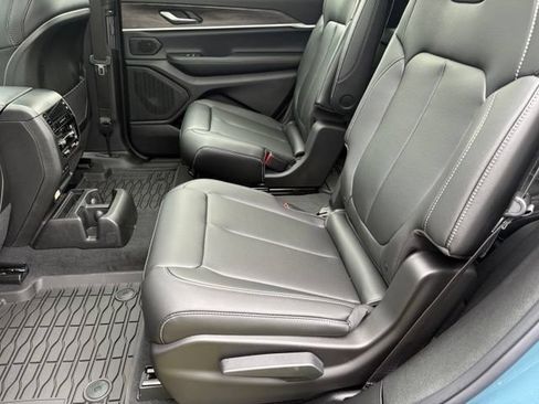 New 2026 Jeep Grand Cherokee L Limited w/ Limited Altitude Package AWD/4WD image 14