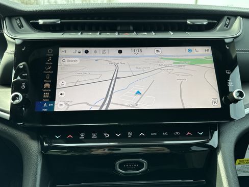 New 2026 Jeep Grand Cherokee Altitude image 7