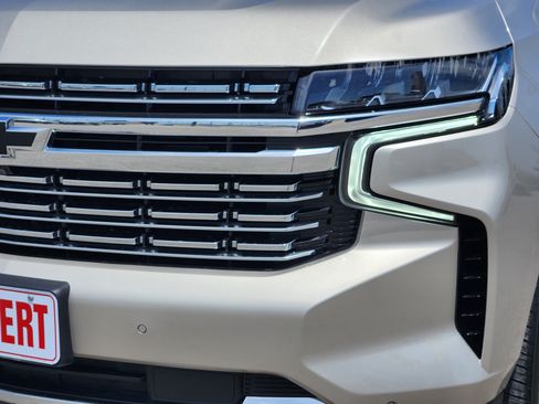 Used 2024 Chevrolet Tahoe Premier w/ Premium Package AWD/4WD image 8