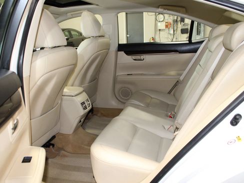 Used 2013 Lexus ES 350 w/ Premium Pkg FWD image 30