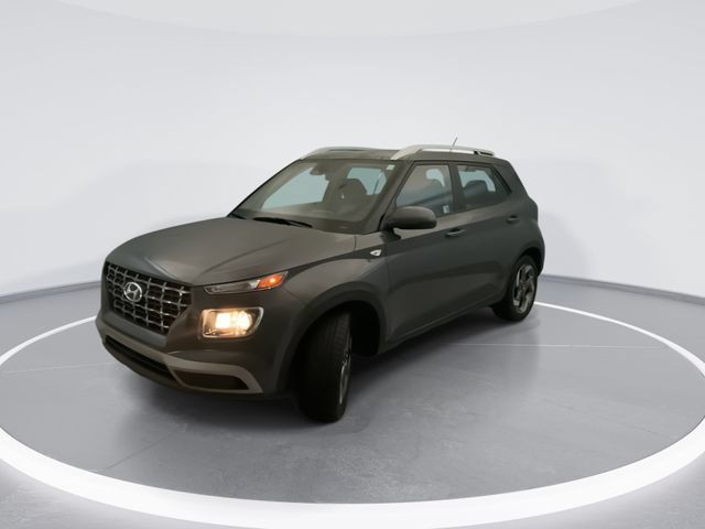 Used 2024 Hyundai Venue SEL FWD image 2