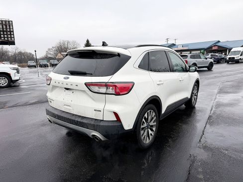 Used 2020 Ford Escape Titanium image 9