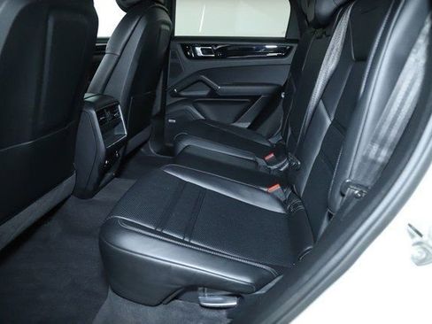 Used 2021 Porsche Cayenne Coupe image 14
