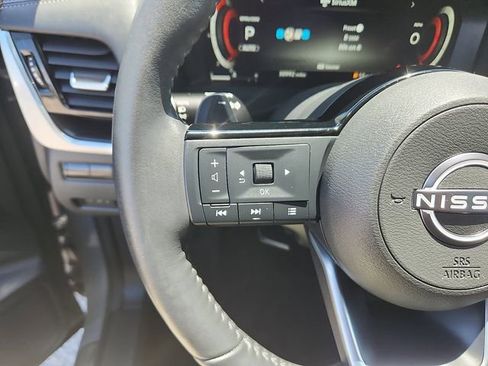 Used 2023 Nissan Rogue Platinum AWD/4WD image 17
