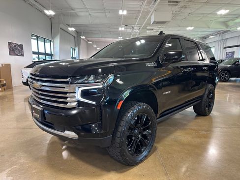 Used 2021 Chevrolet Tahoe High Country w/ Premium Package AWD/4WD image 3