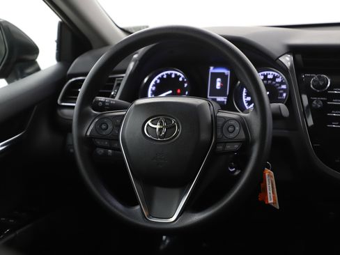 Used 2019 Toyota Camry LE image 14